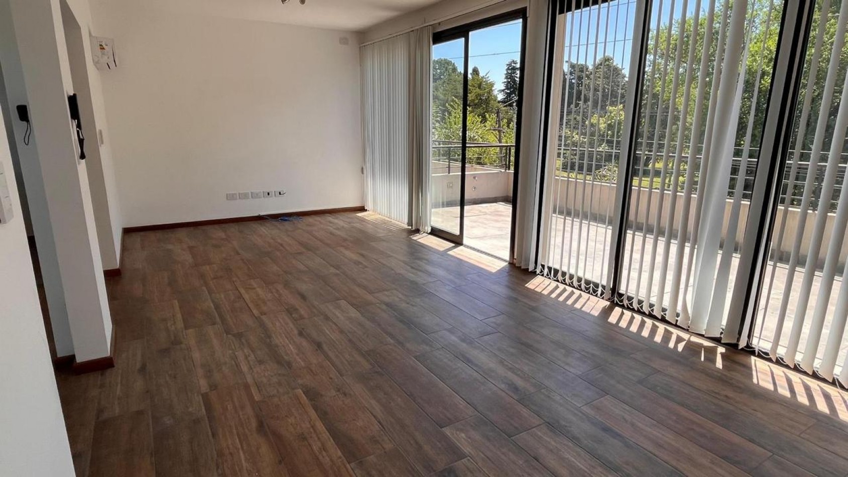 ALQUILER OFICINA 419 (Arana) y 21d Villa Elisa