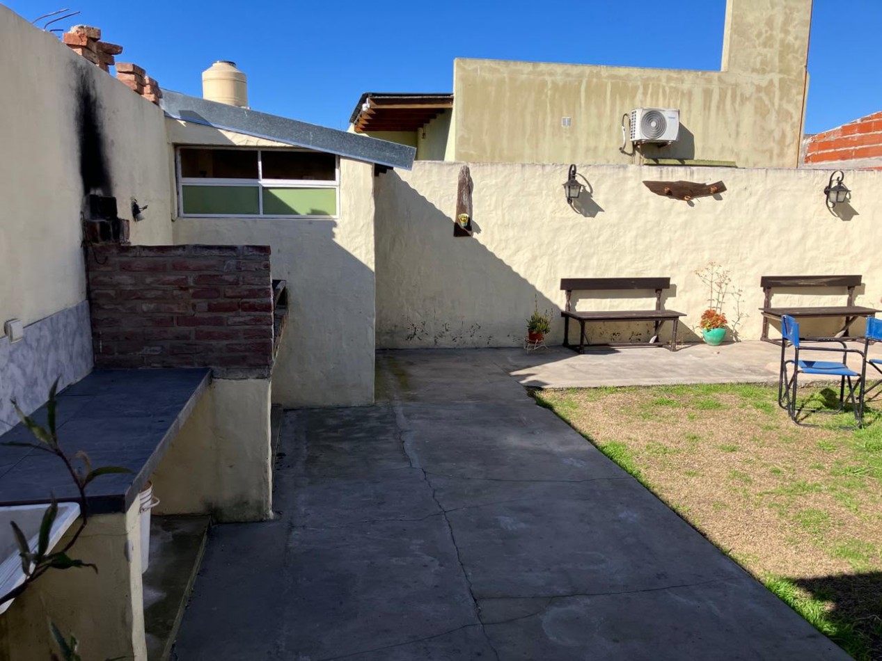 ALQUILER CASA 82 y 24