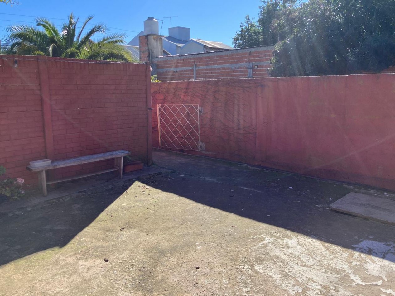 ALQUILER CASA 82 y 24