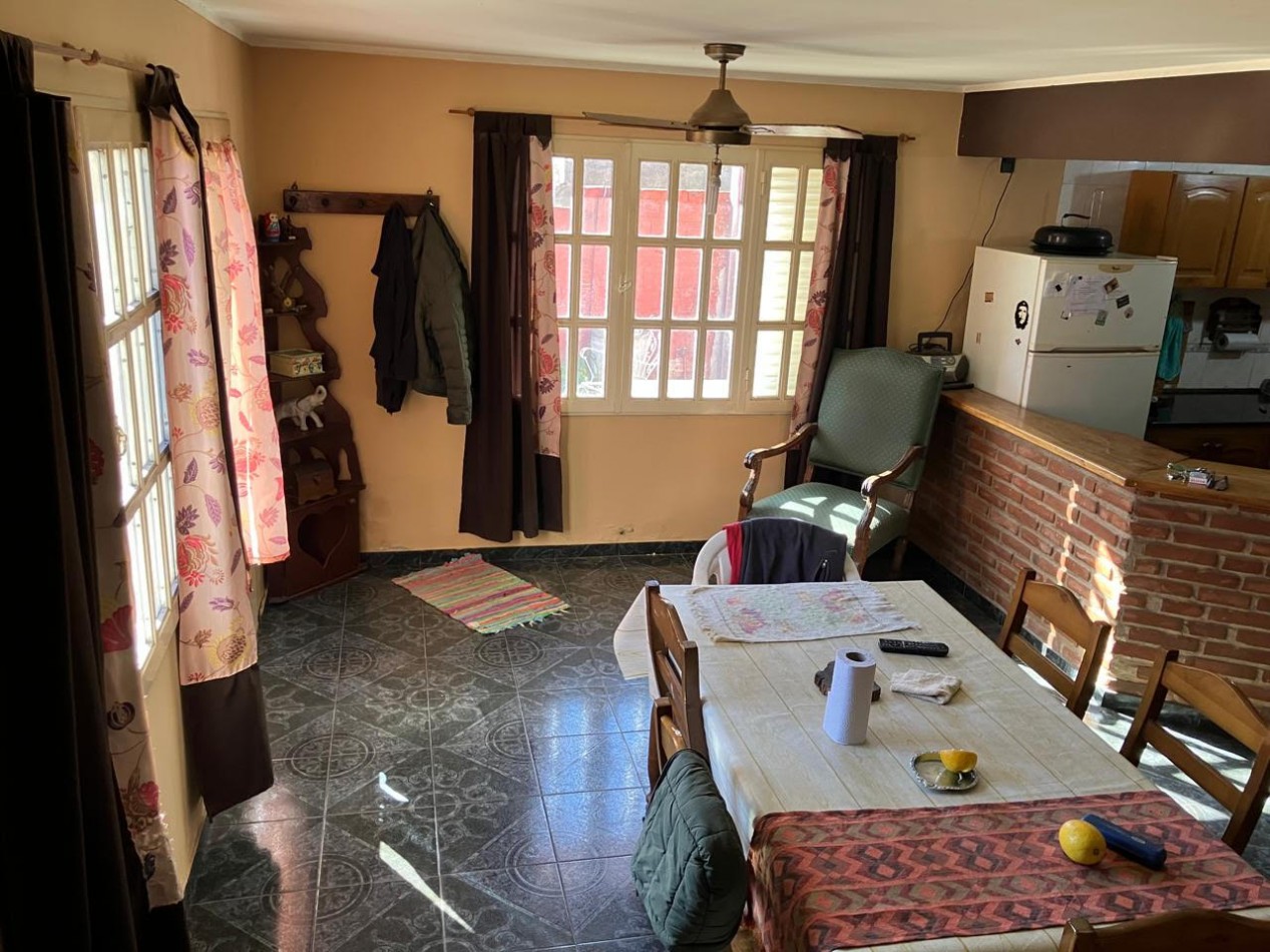 ALQUILER CASA 82 y 24