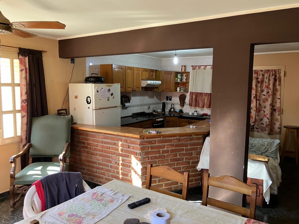 ALQUILER CASA 82 y 24